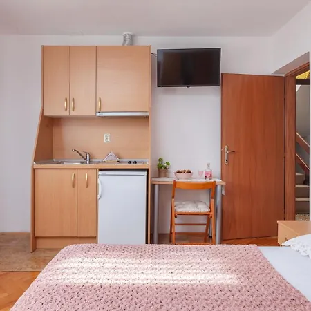 Limun - Ivo I Dragica Simic - マカルスカ