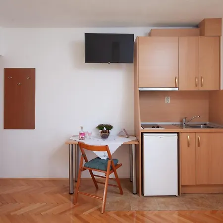 Apartman Limun - Ivo I Dragica Simic - *